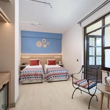 Club Titan Ultra Hotel 4*