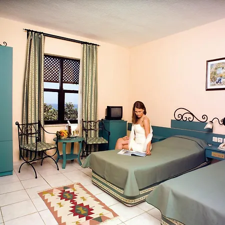 Club Titan Ultra Hotel 4*