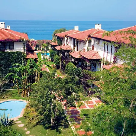 Club Titan Ultra Hotel 4*