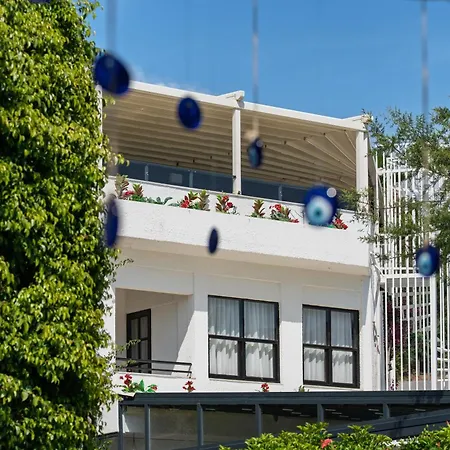 Club Titan Ultra Hotel