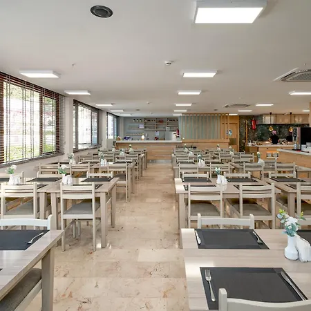 Club Titan Ultra Hotel 4*