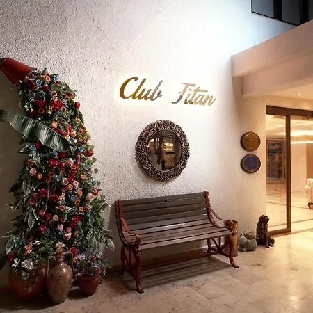 Club Titan Ultra