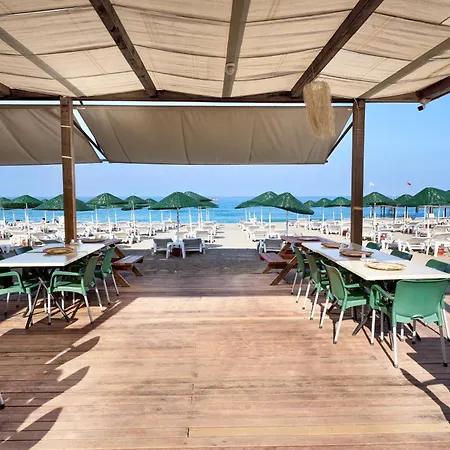 Club Titan Ultra Hotel 4*