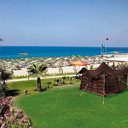 Club Titan Ultra 4* كارغيجاكْ