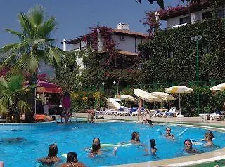 Club Titan Ultra 4*